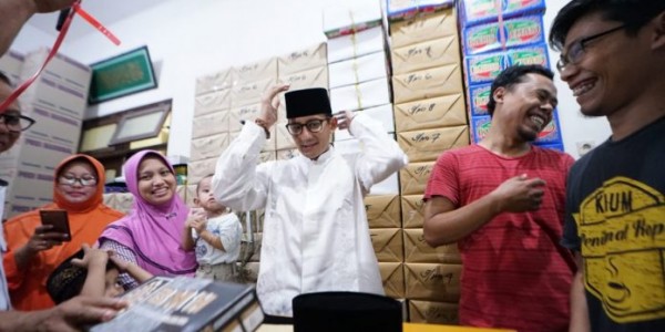 Dihadapan Sandiaga, Pembuat Songkok Keluhkan Ini?