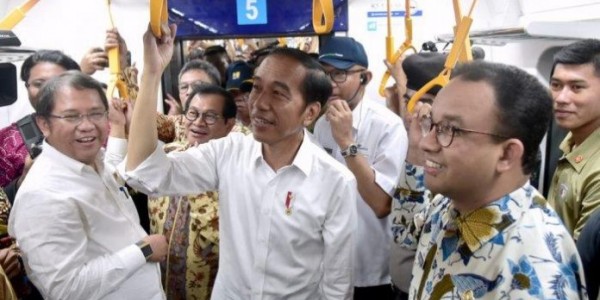 Jokowi Jajal MRT, Netizen Ucap Terimakasih ke Anies Baswedan