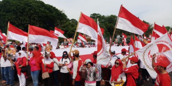 Lawan HTI, Masyarakat Diminta Kibarkan Bendera Merah Putih