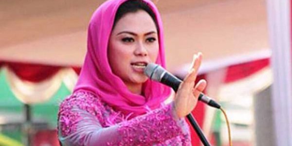 Pedestrian Dijadikan Parkir Liar, Bupati Cantik Ini Marah-Marah
