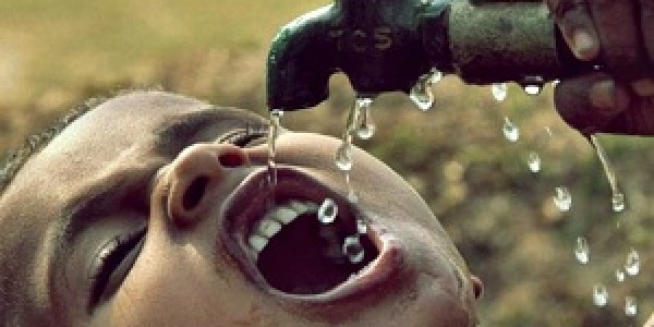 Respon Kekeringan, Satgas Kodim Treggalek Datangkan Mobil Tanki