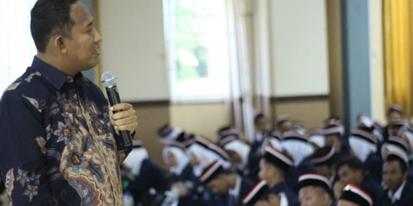 Bapak Move On Madura Beri Kuliah Pilar Kebangsaan