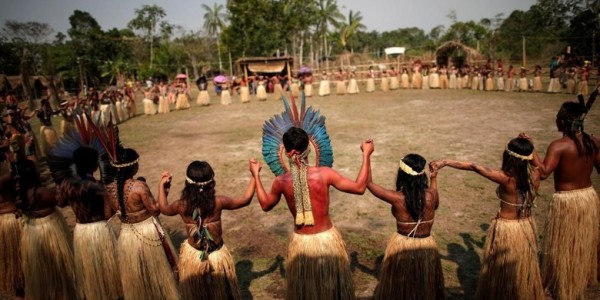Amazon Dibakar, Suku-suku Asli Gelar Doa Bersama