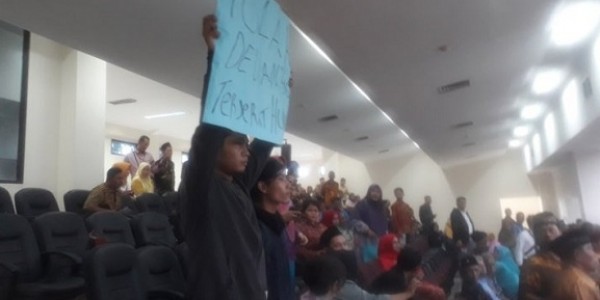 Mahasiswa Minta Pelantikan Anggota DPRD Kabupaten Bekasi dari Golkar Dibatalkan