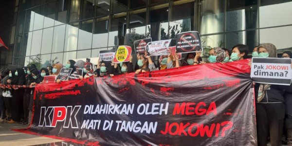 Pegawai KPK Ramai-ramai Desak Jokowi Bersikap Tegas