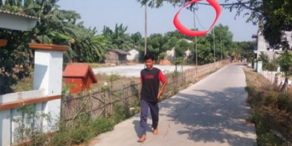 Tiang Listrik Pakai Bambu, PLN Tak Pernah Tanggapi Keluhan Warga