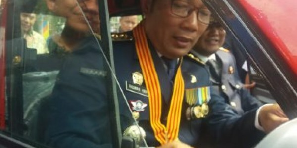 Naik Mobil Kancil, Kang Emil: Setiap Daerah Harus Punya Angkutan Ramah Lingkungan