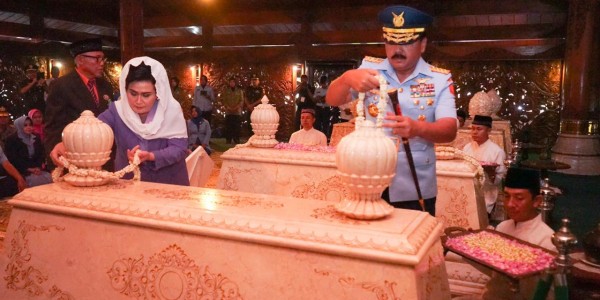 Panglima TNI Ziarah ke Makam Jenderal Besar Soeharto