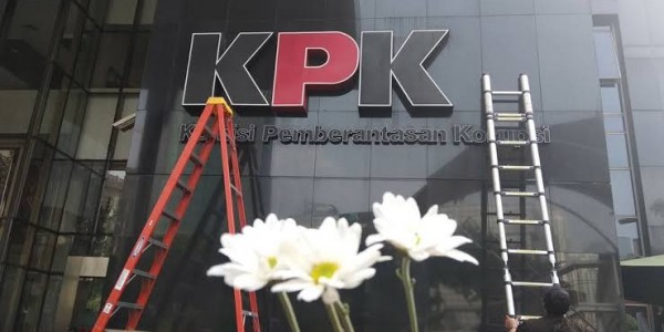 KPK Kok Cepat Tangani Kasus KONI Tapi Lambat di 'Kardus Durian' 