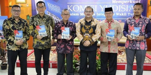 Luncurkan Buku, KY Komit Jaga Integritas Dan Martabat Hakim