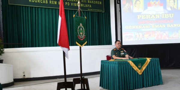 Danrem 083/Baladhika Jaya Minta Para Persit Beri Motivasi Suami