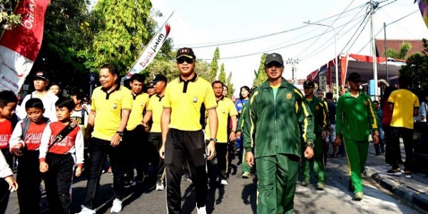 Peringati HUT Jatim, Ribuan Warga Tumpah Di Alun-alun Ngawi
