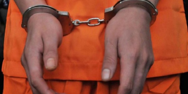 Pelaku Penusukan Anggota Ormas di Pasir Gombong Diborgol Polisi