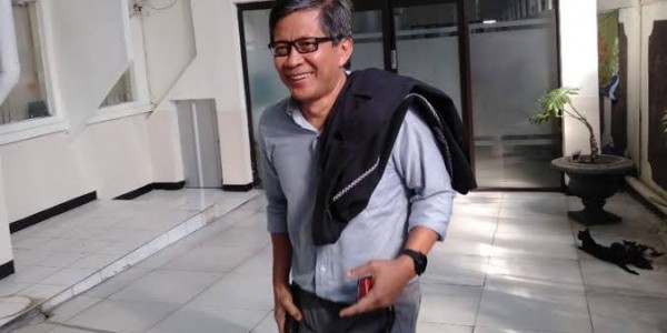 Akun Twitter Diretas Si Dungu, Tagar #RockyGerungDibungkam Tranding Topik
