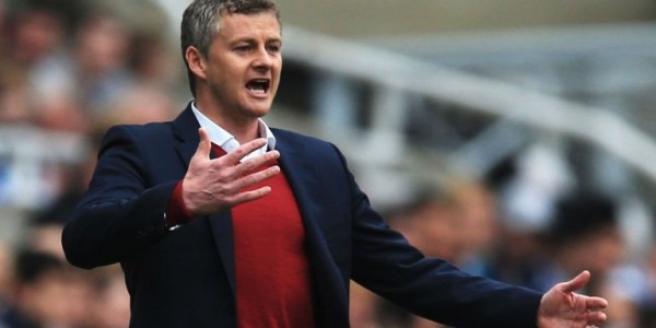 Prestasi MU Jeblok, Solskjaer Dibela Anak Buahnya