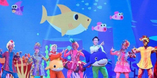 Hiburan Pinkfong Baby Shark asal Negeri Ginseng Getarkan Warga Surabaya