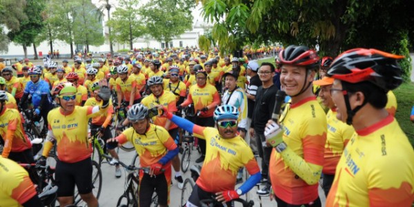 Gubernur Ganjar Pranowo Lepas Peserta BTN Tour de Borobudur