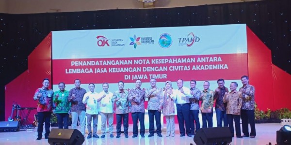 1000 Mahasiswa DiPETIK Keuangan OJK dan FK-LJKD Jatim