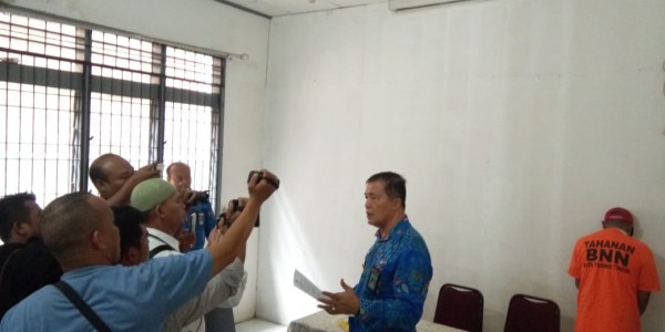 Miliki Sabu, BNNK Tebing Tinggi  Amankan Penjaga Sekolah SMP Negeri 5 Tebing Tinggi