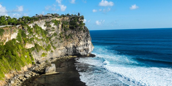Pura Luhur Uluwatu Terkenal Sampai ke Mancanegara