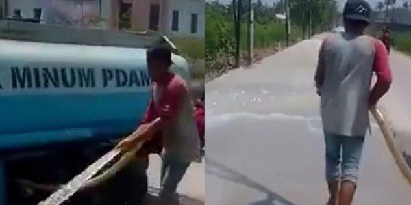 Kacab Babelan Marah Jalan Raya Disiram Pakai Air PDAM