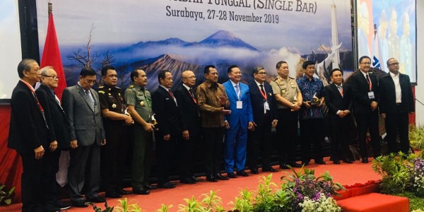 “Single Bar” Ala Keluarga Besar Peradi