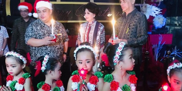 Harry Potter di Christmas Free Lighting Ceremony JW Marriott Hotel Surabaya