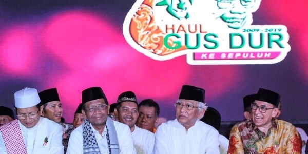 Gus Mus Nasehati Mahfud MD: Hati-hati Jabatan Itu Merusak Orang