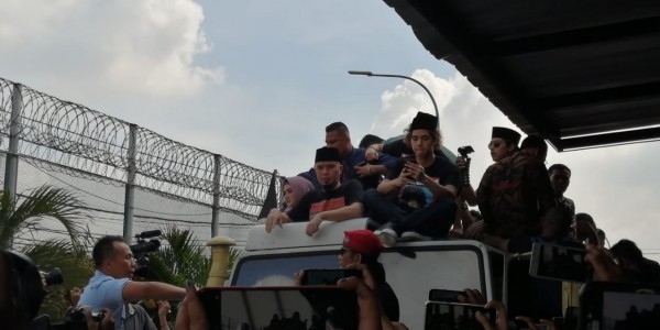 Akhirnya, Ahmad Dhani Hirup Udara Bebas