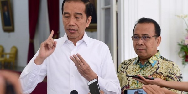 Jokowi Sebut Pengendalian Banjir Di DKI Terkendala Pembebasan Lahan