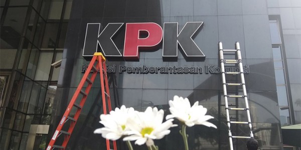 CBA Sebut KPK Jadi 'Ayam Sayur' Setelah Diguyur Jokowi Rp 51 Miliar
