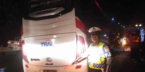 Bus Romobongan Kiai PWNU Jatim Kecelakaan