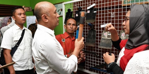 Tak Lagi Impor, Perajin Cangkul Klaten Siap Penuhi Kebutuhan Dalam Negeri