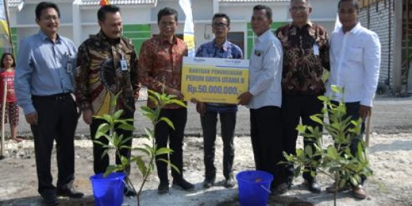 BTN Beri CSR Pohon Untuk Perumahan Graha Utama II