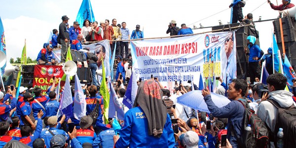 Demo Buruh Tolak Omnibus Law.