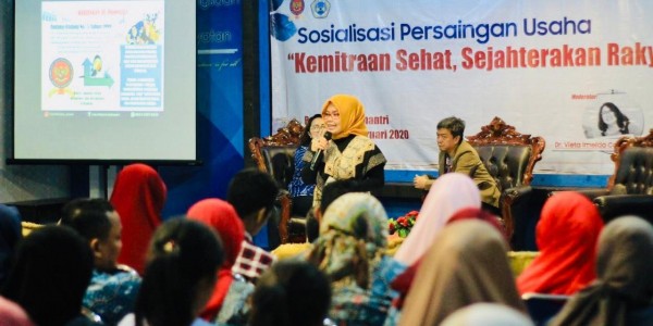 KPPU Gelar Sosialisasi Persaingan Usaha di Unitomo