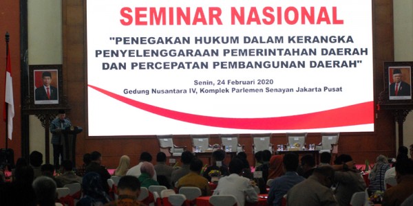 Ketua DPD Lanyala Mahmud Mattalitti  Buka Seminar Nasional