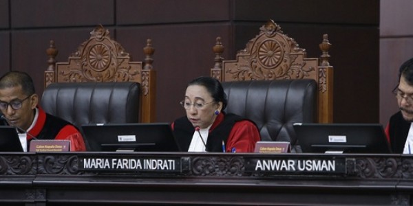 Mantan Hakim MK: Pak Jokowi Itu 'Nyumpahi' Diri Sendiri