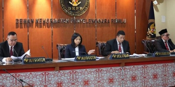 Selingkuh Dengan Staf, DKPP Copot Anggota KPU Konawe Utara