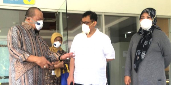 LaNyala Mahmud Mattalitti Negatif Covid 19 Setelah Cek  Di RS Unair.