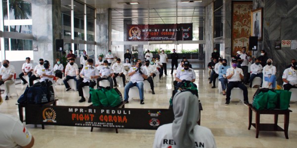 "MPR RI MELAWAN CORONA - FIGHT CORONA" 