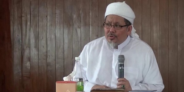 Ustaz Tengku Zul: Pak Jokowi, Kemana Semua Stok Masker 50 Juta Itu?