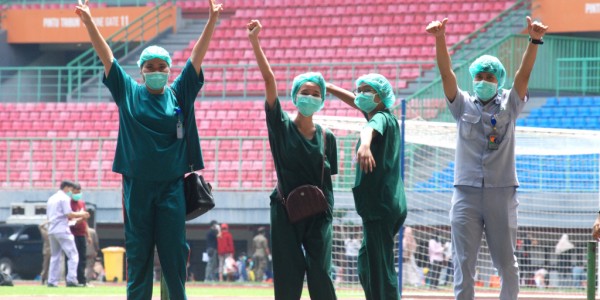 Petugas Medis Bekasi Jalani Test Rapid