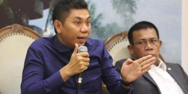 Wapres AS Turun Langsung Jabat Gugus Tugas Corona, Jansen Pertanyakan Peran Ma'ruf Amin