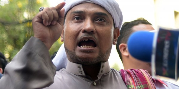 Korban Makin Bertambah, Pemerintah Sebaiknya Putuskan Lockdown Dan Warga Ikuti Arahan Gubernur Anies