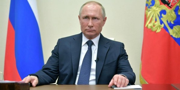 Perlambat Corona, Putin Perpanjang Bebas Kerja Hingga 30 April