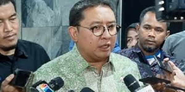 Banyak Warga Tertular di KRL, Fadli Zon Sarankan Penghentian Sementara KRL