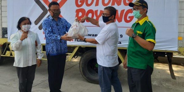 Jababeka Group Bagikan Sembako Kepada Warga Terdampak Covid-19