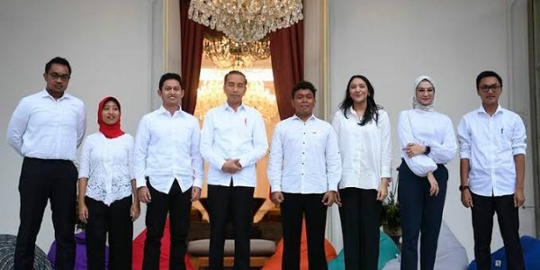 Stafsus Milenial Presiden yang Berwatak Kolonial