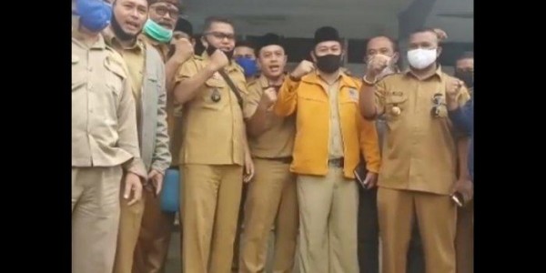Menolak Bantuan Pemerintah?
